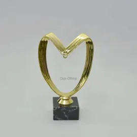 Купить статуэтку в МосквеФигура сердце MH 2 в интернет-магазине kubki-olimp.ru и cup-olimp.ru Фото 0